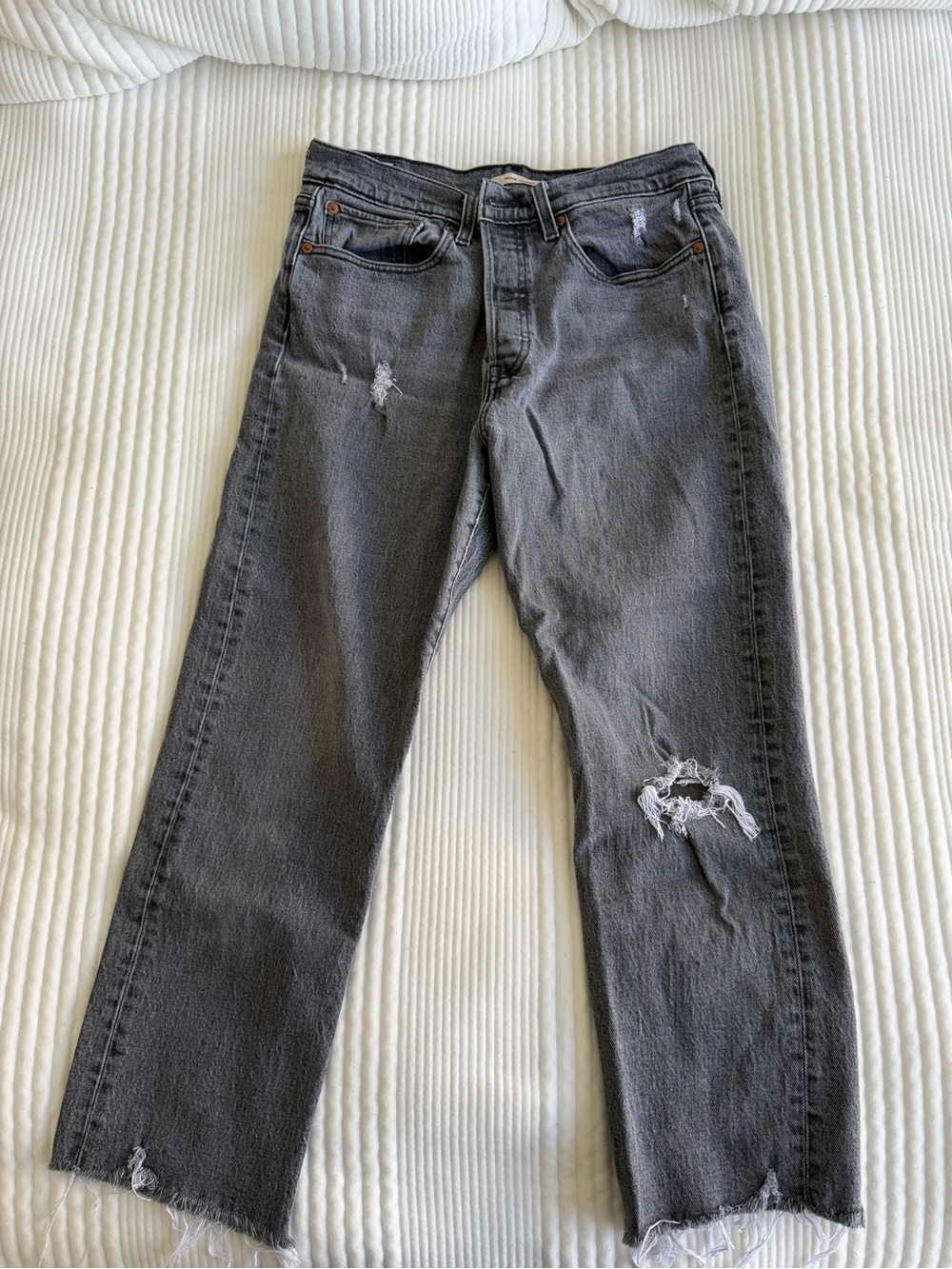 Women’s Charcoal Gray Levi’s Jeans